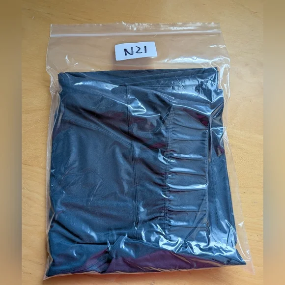 Lululemon Next Move Crop *23" Size 6 Color Gravity Pockets Lightweight - Picture 16 of 16